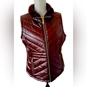 New Calvin Klein Quilted Vest Size L Burgundy Gold Zip Faux Fur Collar  NWT